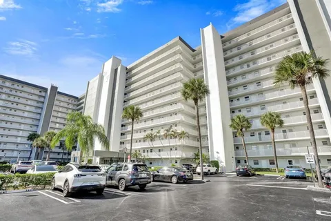 $350,000 | 801 South Federal Highway, Unit PH14, Pompano Beach, FL 33062