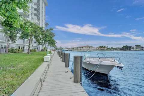 $350,000 | 801 South Federal Highway, Unit PH14, Pompano Beach, FL 33062