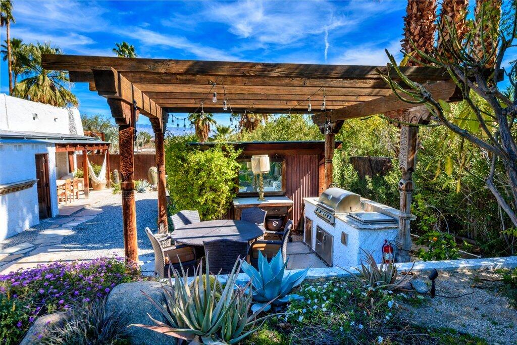 71607 Sahara Road Rancho Mirage, CA 92270 - Photo 76 of 118 SA - 21.jpg-barbecue