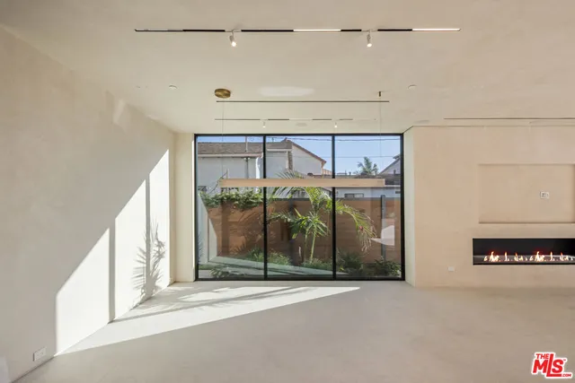 $29,500 | 441 North Croft Avenue, Los Angeles, CA 90048