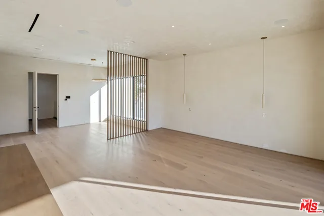 $29,500 | 441 North Croft Avenue, Los Angeles, CA 90048