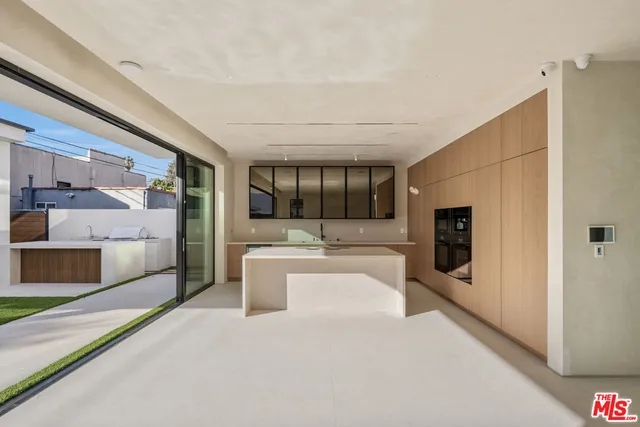 a view of a living room washer and dryer