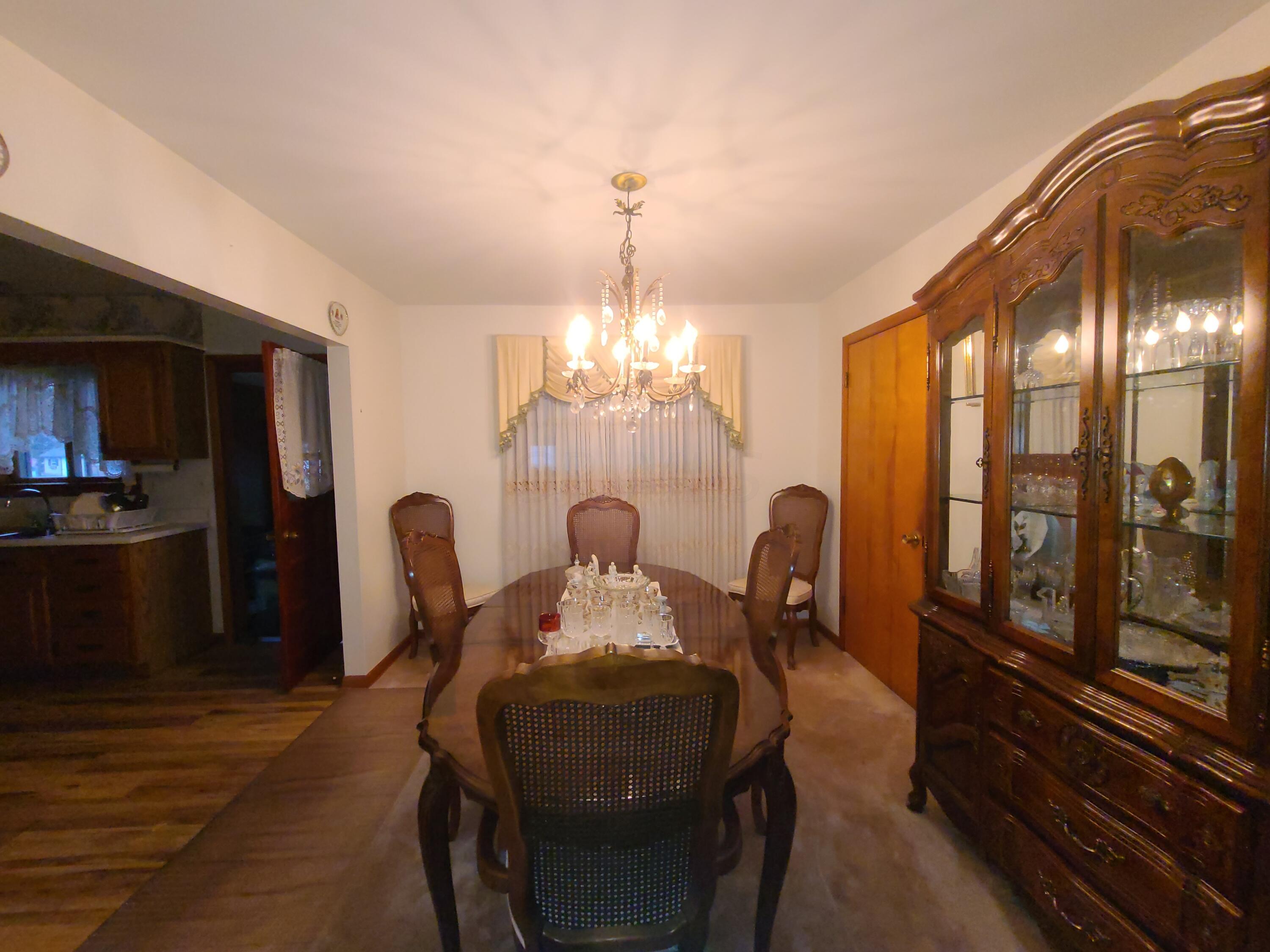 414 Kilbury Road Marion, OH 43302 - Photo 5 of 6 Dining