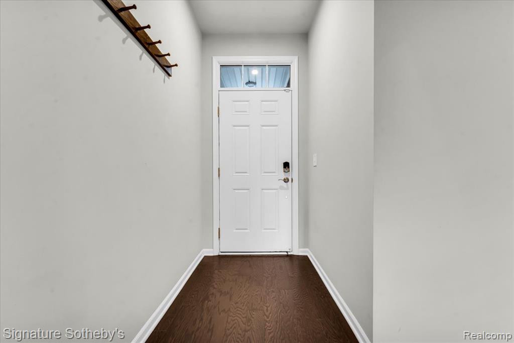 319 Strawberry Drive Rochester, MI 48307 - Photo 2 of 33
