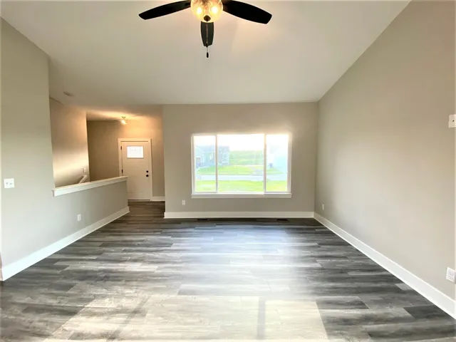 $260,000 | 711 North Wakefield Avenue, Valley Center, KS 67147