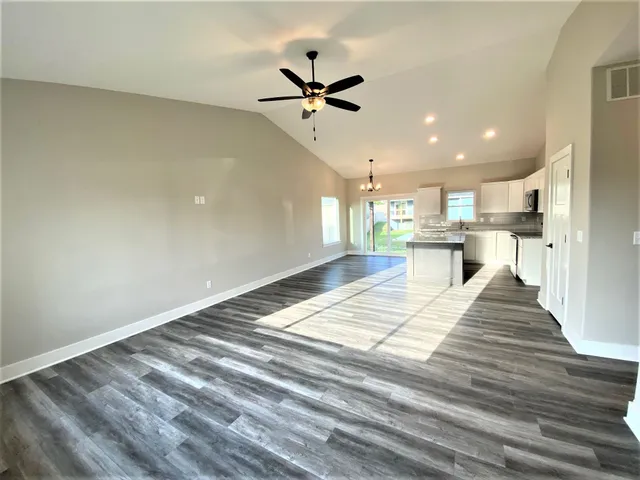 $260,000 | 711 North Wakefield Avenue, Valley Center, KS 67147