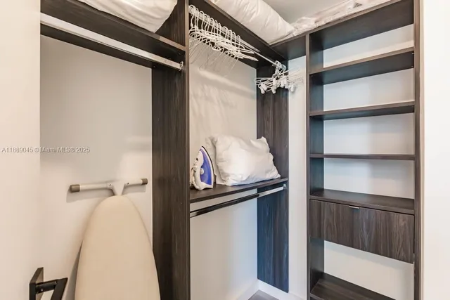 $408,800 | 227 Northeast 2nd Street, Unit 3001, Miami, FL 33132