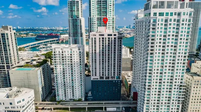 $408,800 | 227 Northeast 2nd Street, Unit 3001, Miami, FL 33132