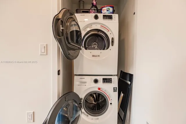 $408,800 | 227 Northeast 2nd Street, Unit 3001, Miami, FL 33132