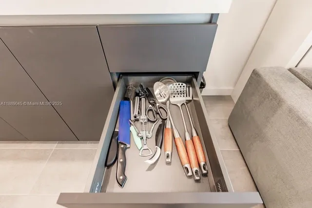 $408,800 | 227 Northeast 2nd Street, Unit 3001, Miami, FL 33132