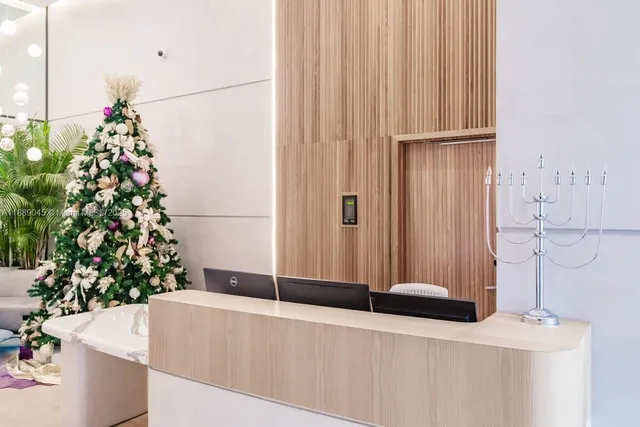 $408,800 | 227 Northeast 2nd Street, Unit 3001, Miami, FL 33132