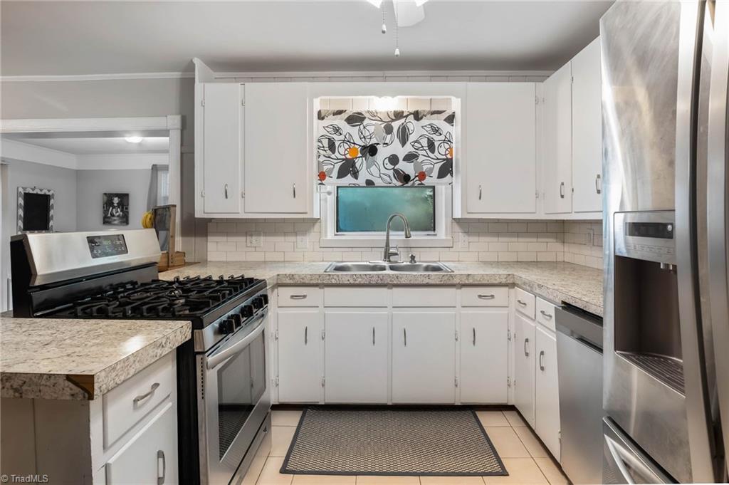 1521 Berwick Road Southwest Winston-Salem, NC 27103 - Photo 12 of 30 Gallery Image 12
