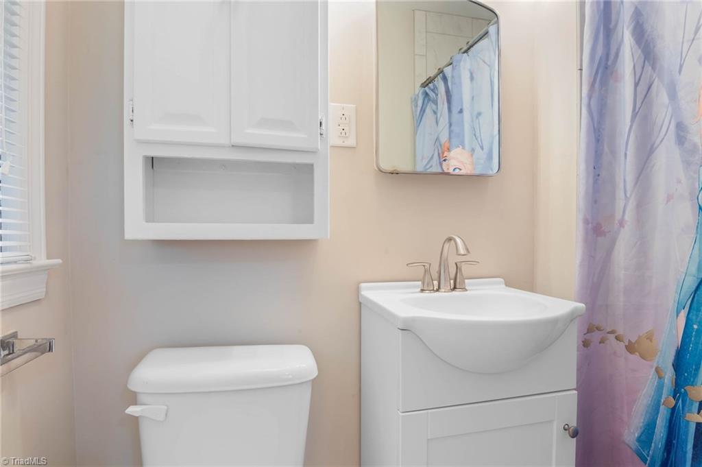 1521 Berwick Road Southwest Winston-Salem, NC 27103 - Photo 18 of 30 Gallery Image 18