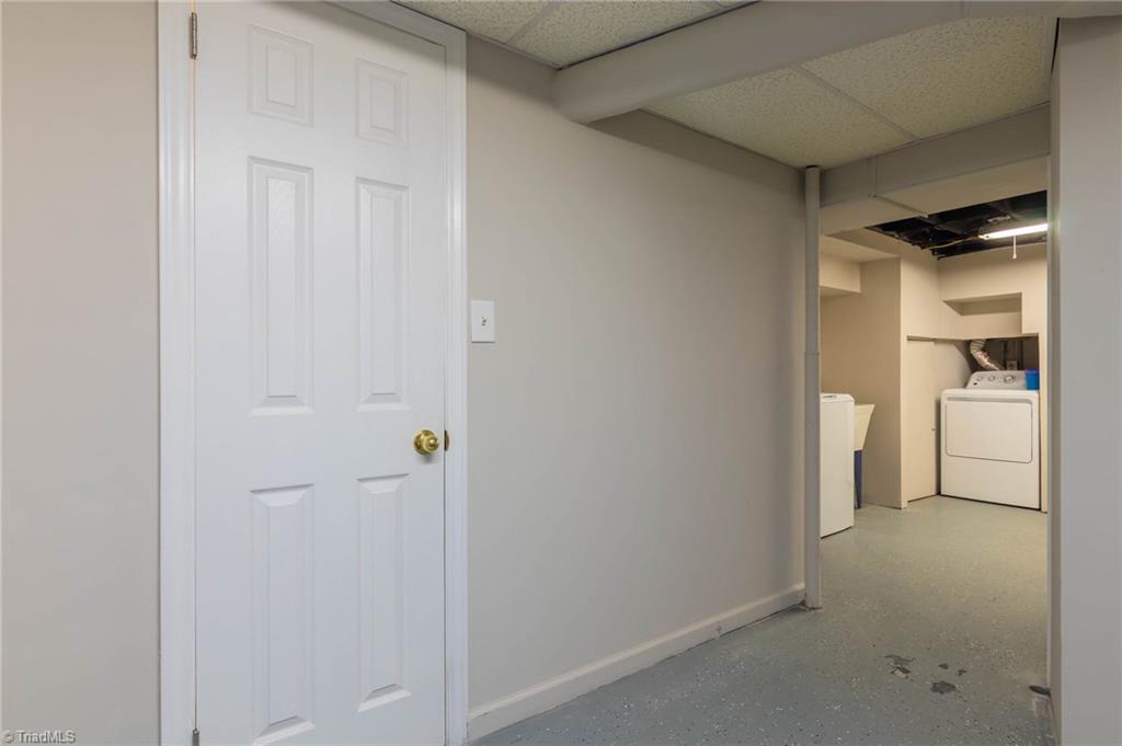 1521 Berwick Road Southwest Winston-Salem, NC 27103 - Photo 21 of 30 Gallery Image 21