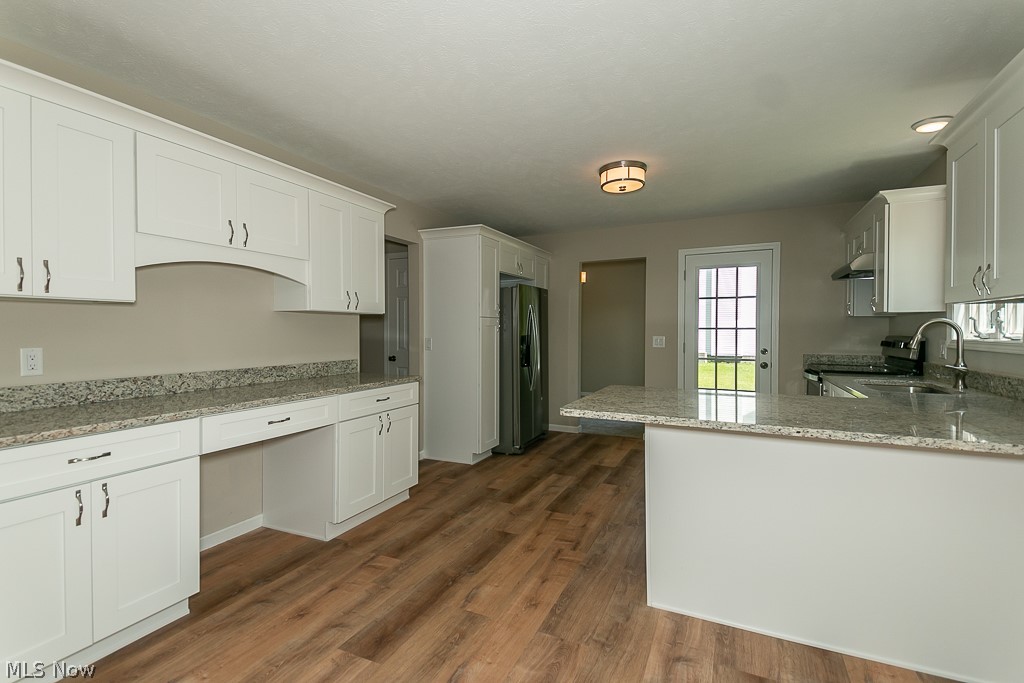 9832 Johnnycake Ridge Road Mentor, OH 44060 - Photo 4 of 35 Gallery Image 4