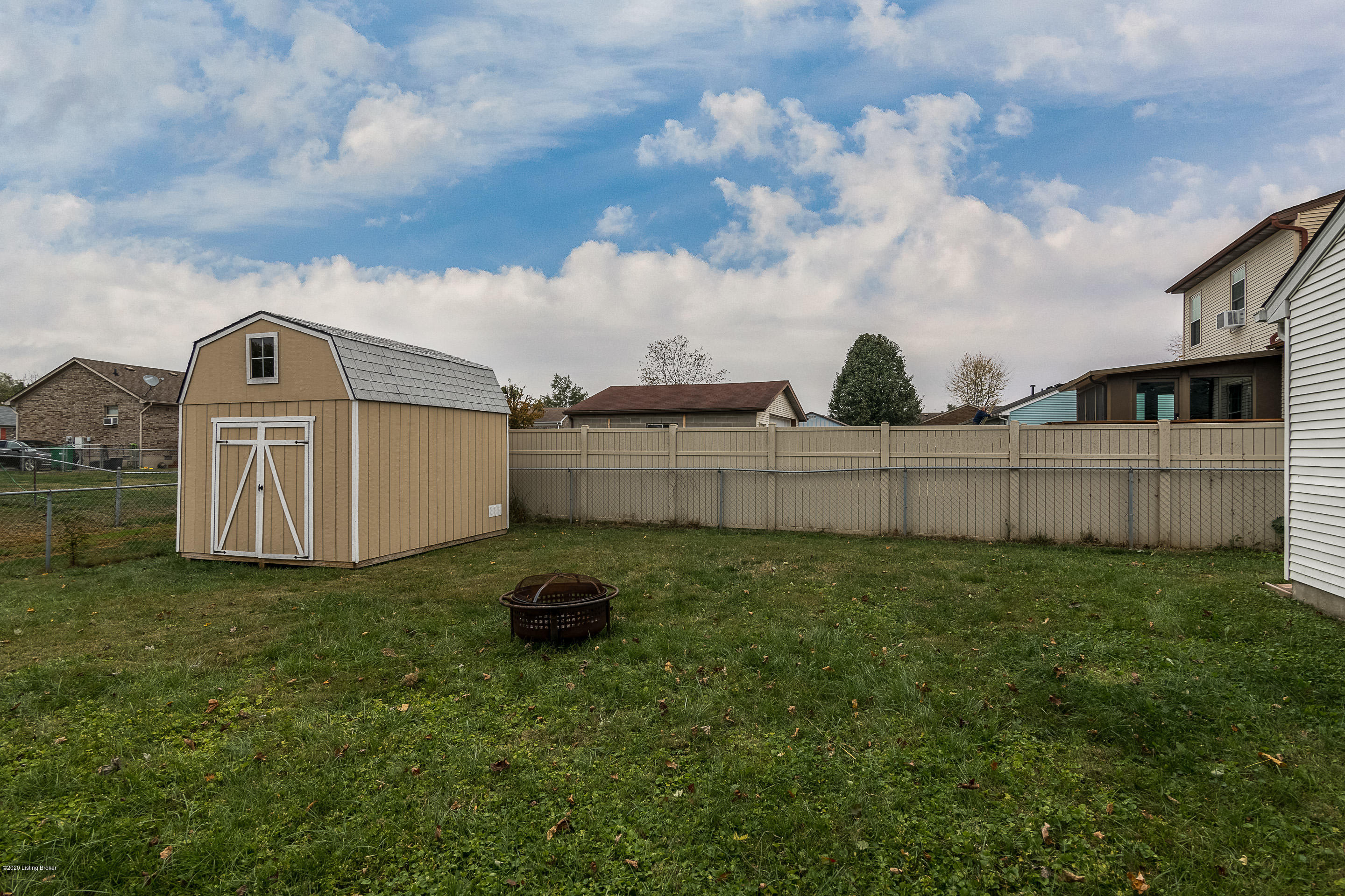 12227 Ridgemont Road Louisville, KY 40229 - Photo 13 of 26 DHI-26