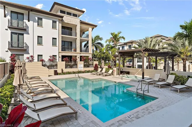 $15,000 | 1030 3rd Avenue South, Unit 302, Naples, FL 34102