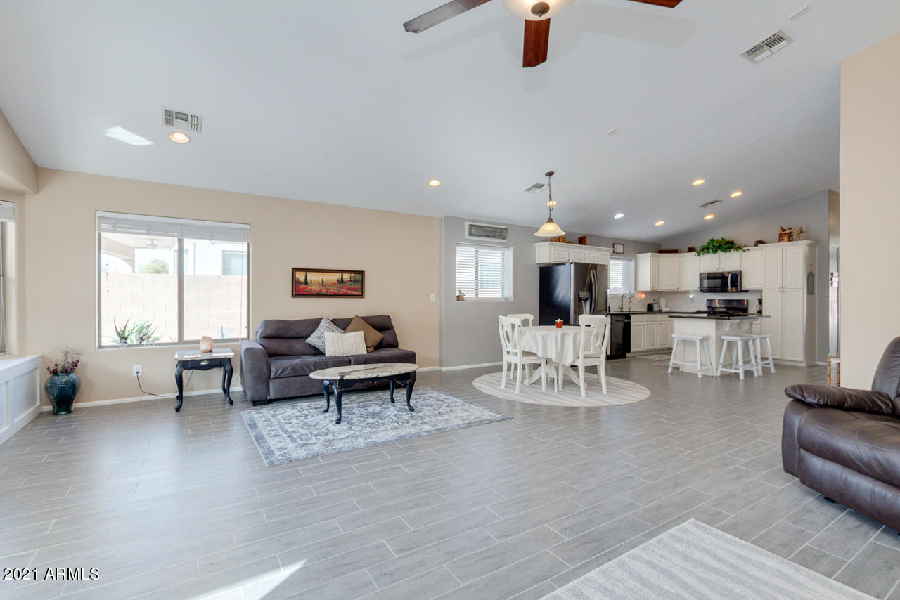 45115 West Rhea Road Maricopa, AZ 85139 - Photo 8 of 34 08-Rhea