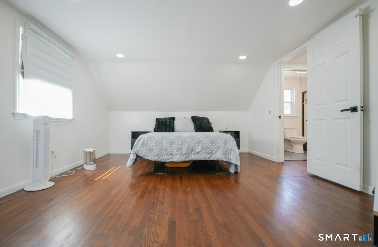 37 Quaker Road Hamden, CT 06517 - Photo 11 of 19