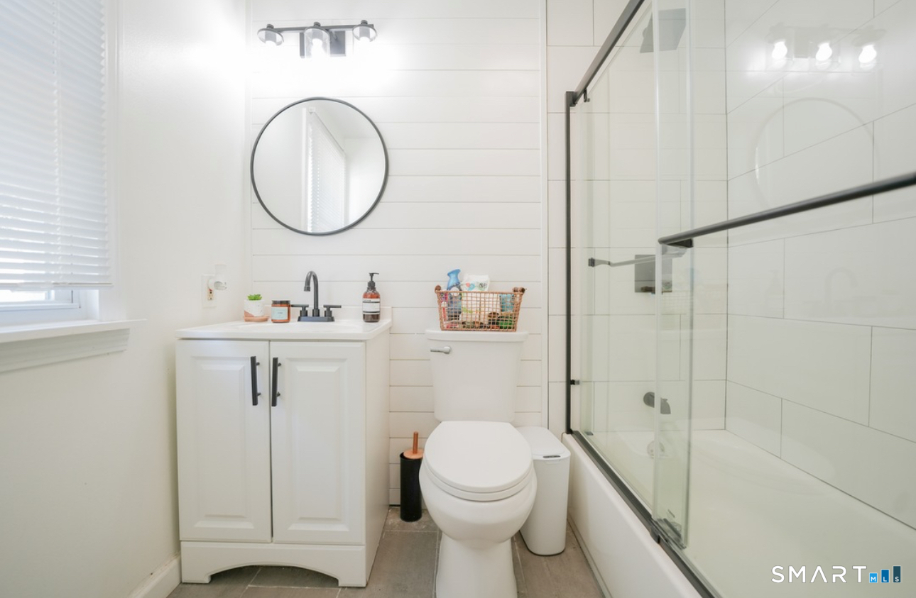 37 Quaker Road Hamden, CT 06517 - Photo 14 of 19