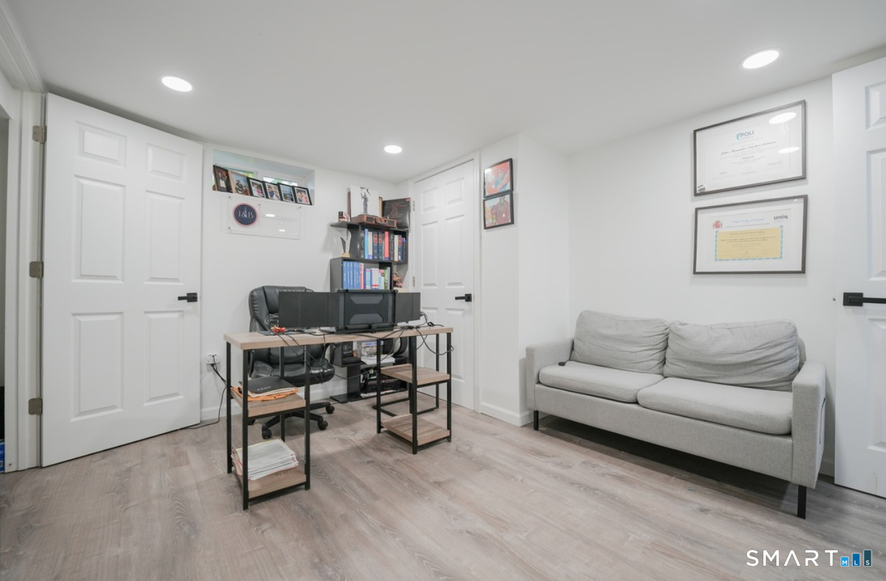 37 Quaker Road Hamden, CT 06517 - Photo 15 of 19