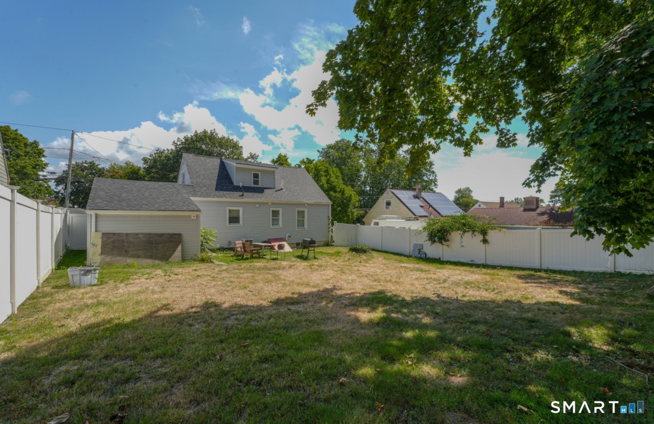 37 Quaker Road Hamden, CT 06517 - Photo 18 of 19