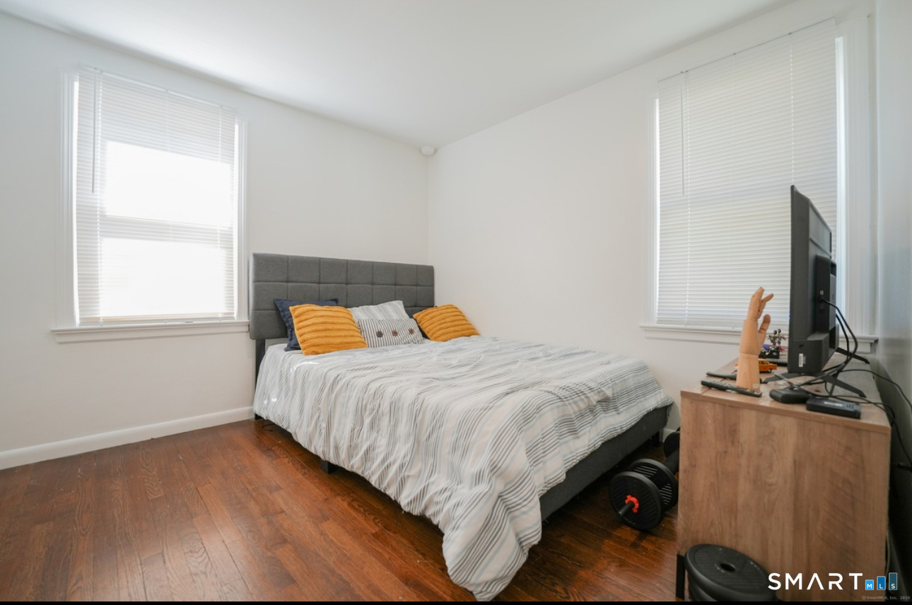 37 Quaker Road Hamden, CT 06517 - Photo 9 of 19