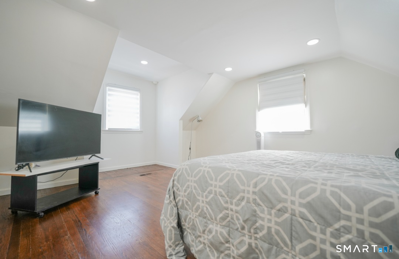 37 Quaker Road Hamden, CT 06517 - Photo 10 of 19