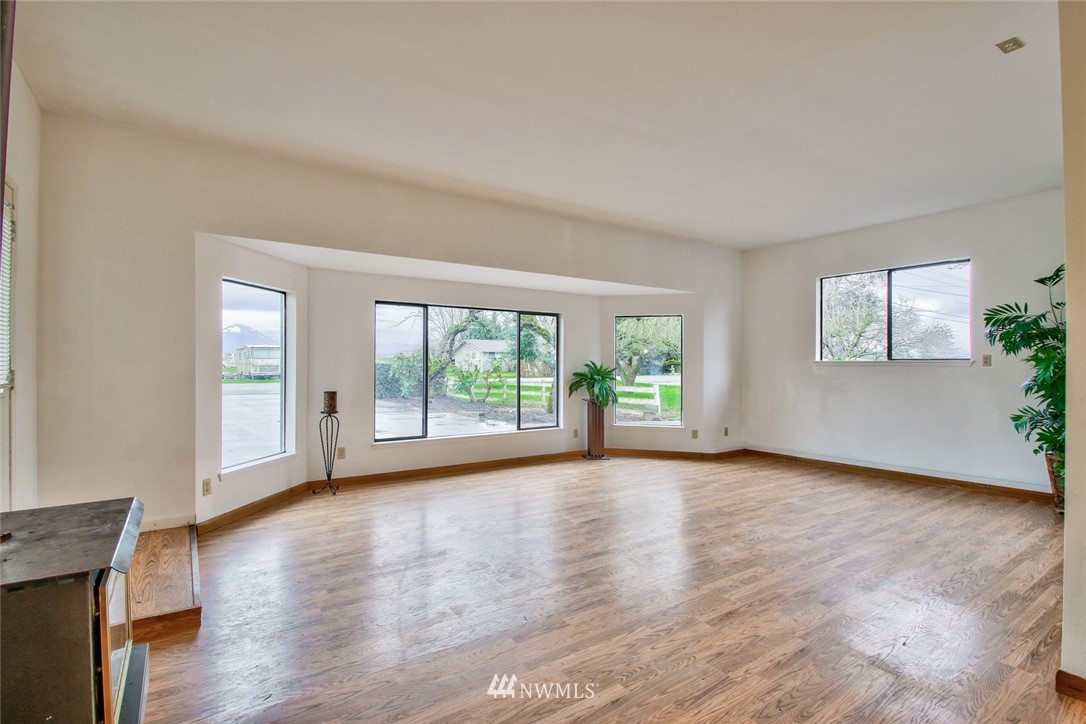 14264 Avon Allen Road Mount Vernon, WA 98273 - Photo 14 of 25 Gallery Image 14