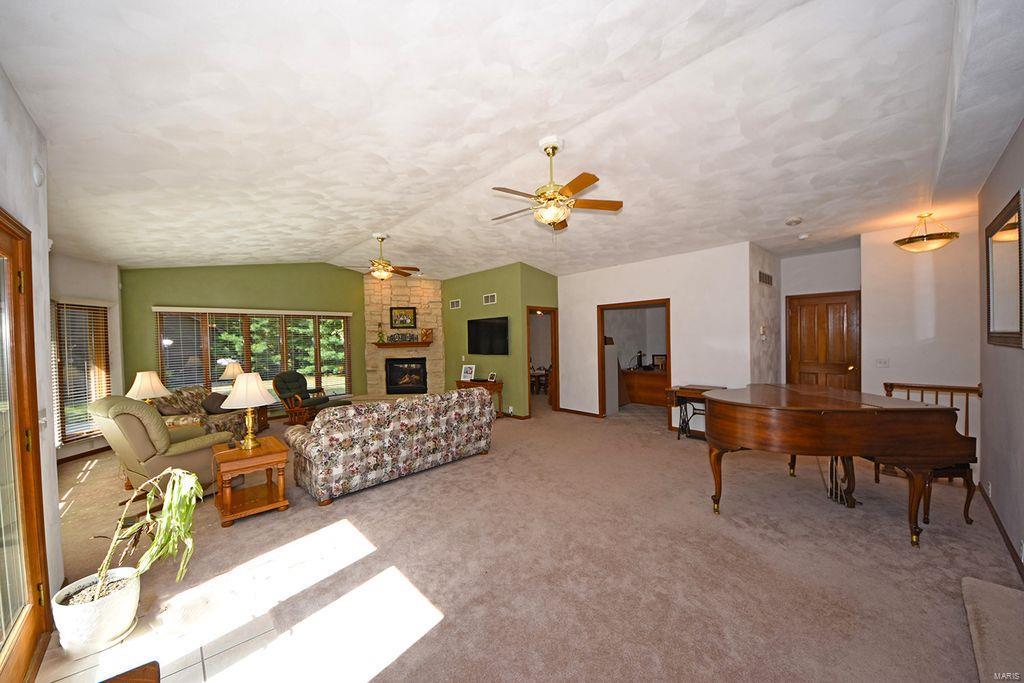 11043 Riechmann Lane Alhambra, IL 62001 - Photo 14 of 29