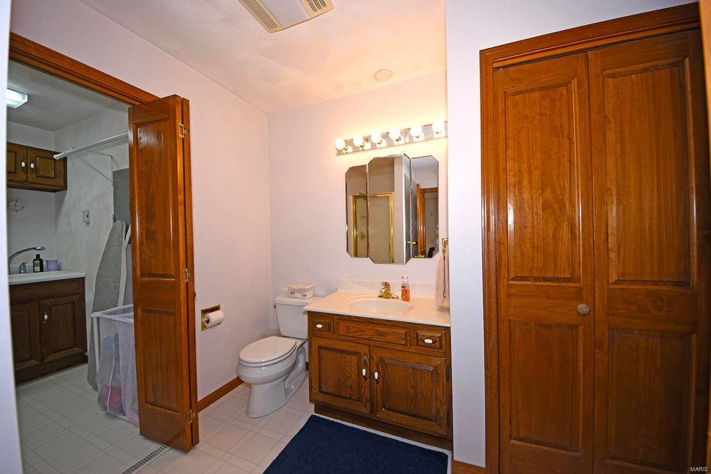 11043 Riechmann Lane Alhambra, IL 62001 - Photo 17 of 29