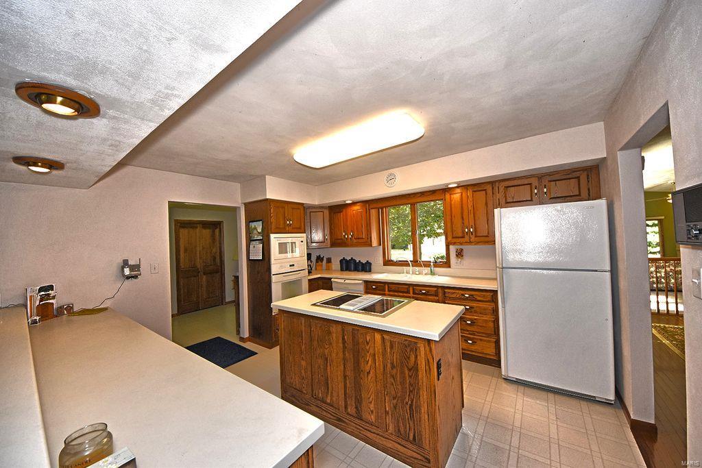 11043 Riechmann Lane Alhambra, IL 62001 - Photo 10 of 29