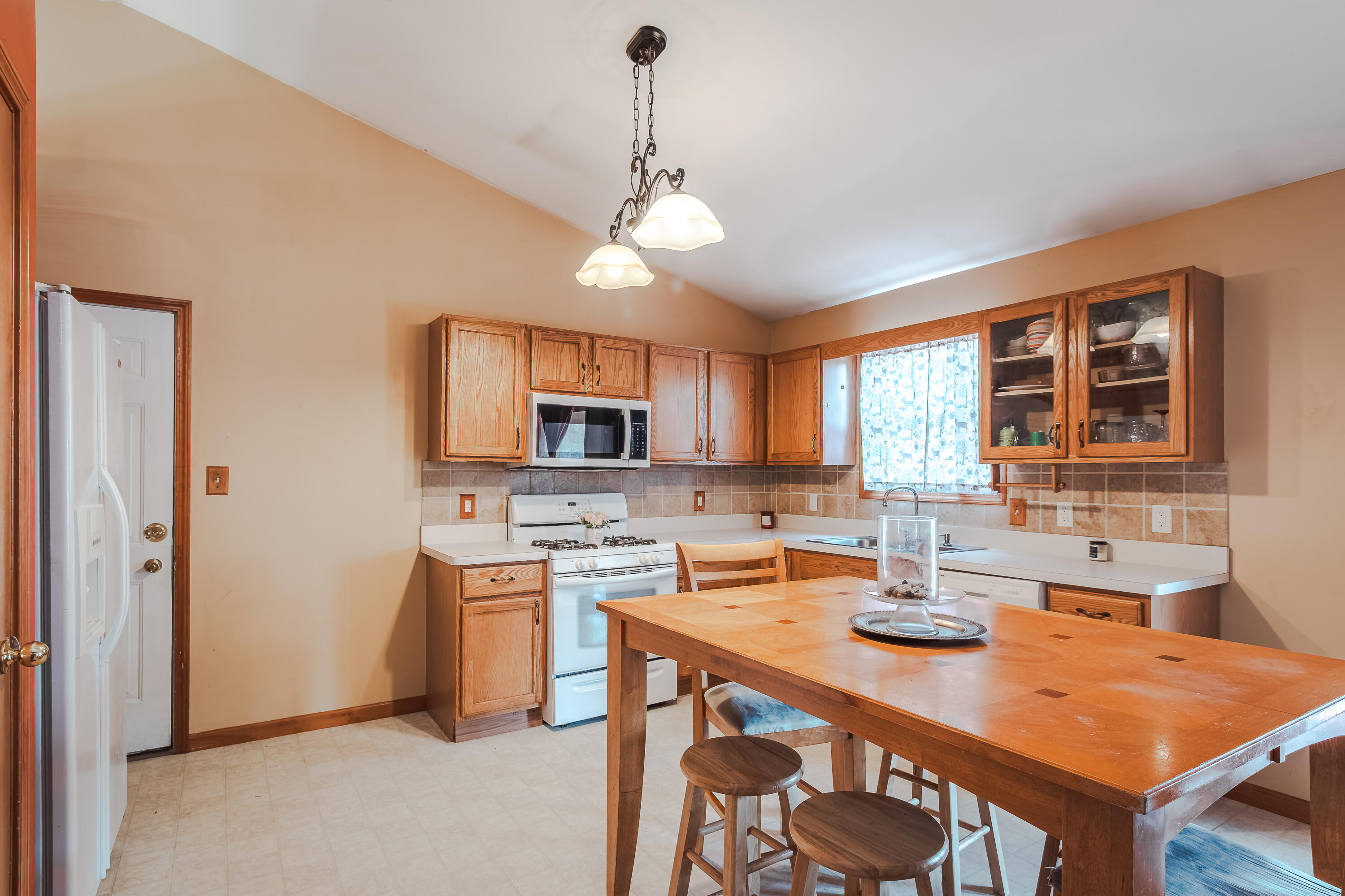 2239 Hamstrom Road Portage, IN 46368 - Photo 8 of 25 3000x1999