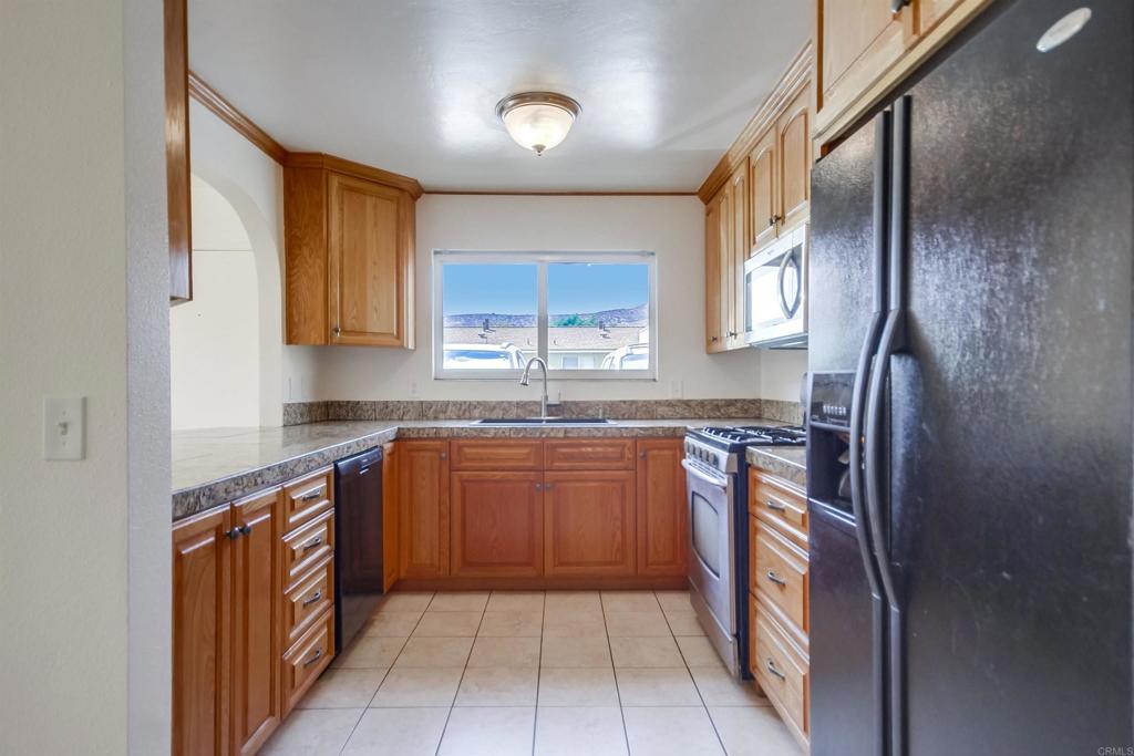 10248 Princess Sarit Way Santee, CA 92071 - Photo 12 of 46