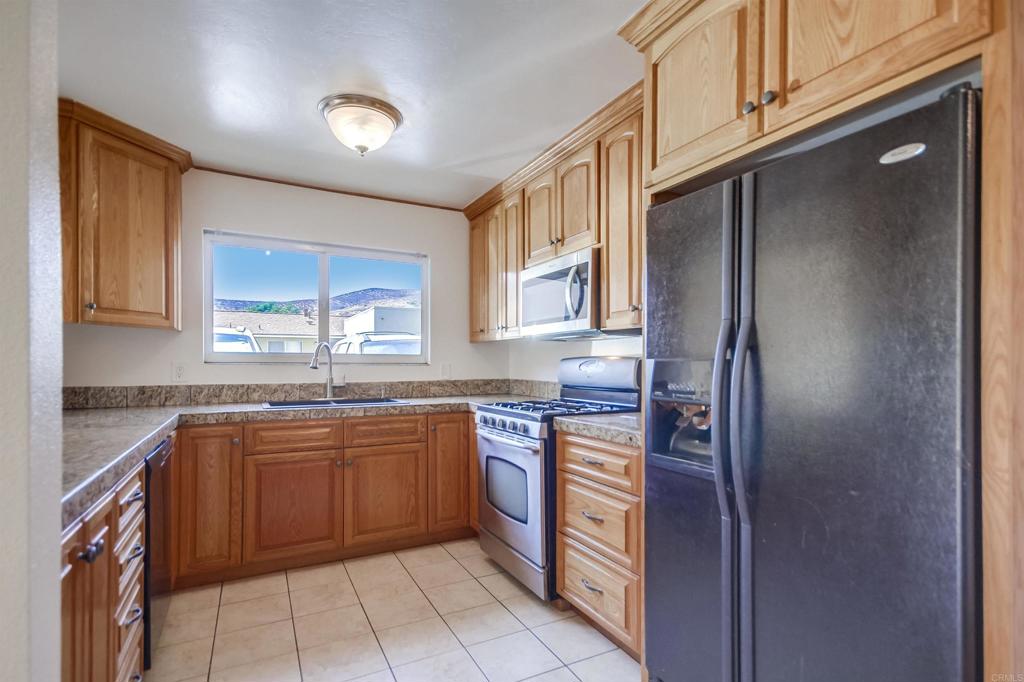 10248 Princess Sarit Way Santee, CA 92071 - Photo 15 of 46