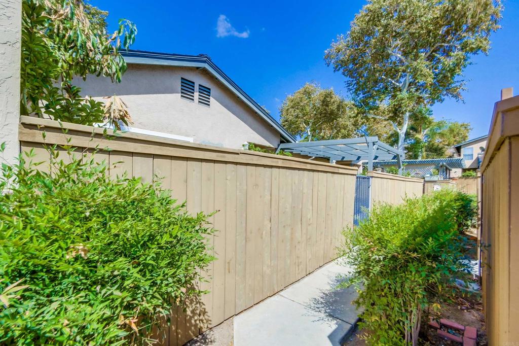 10248 Princess Sarit Way Santee, CA 92071 - Photo 38 of 46