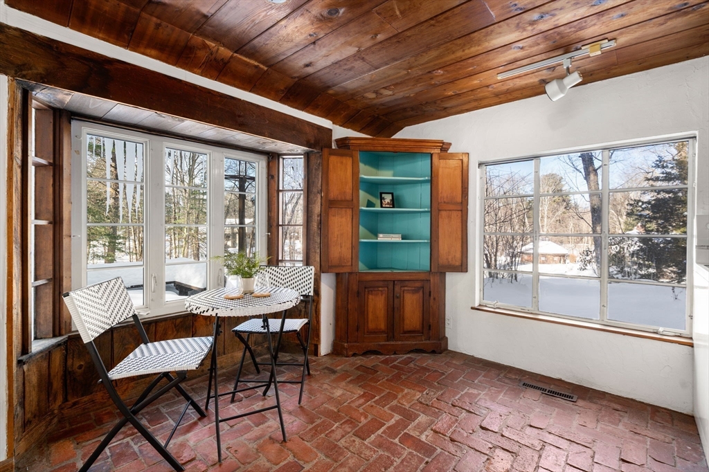 77 Old County Road Waltham, MA 02451 - Photo 7 of 25 Gallery Image 7