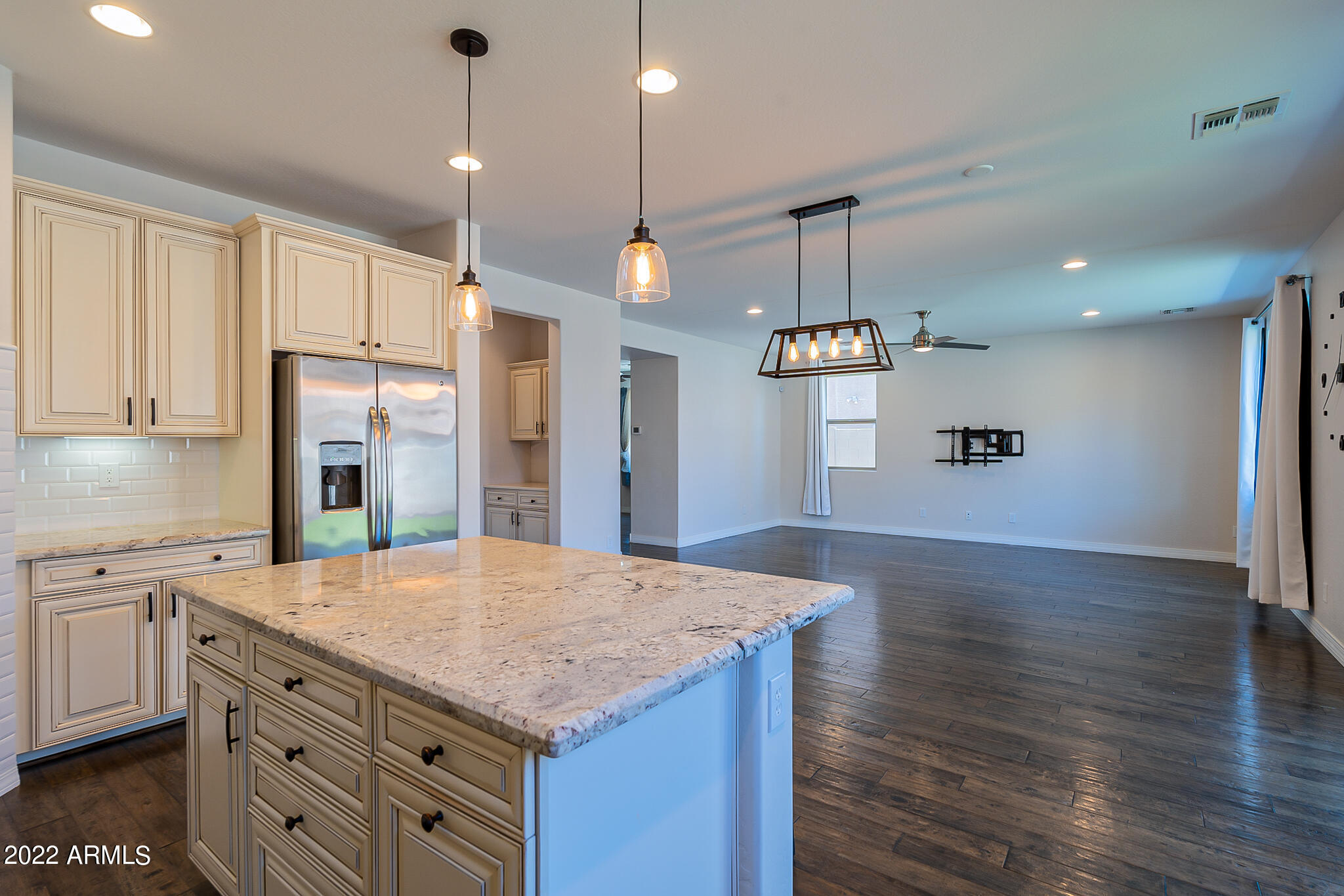 3308 West Florimond Road Phoenix, AZ 85086 - Photo 11 of 39 Florimond-10