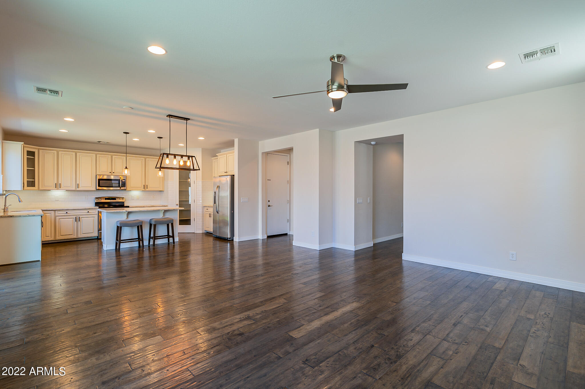 3308 West Florimond Road Phoenix, AZ 85086 - Photo 6 of 39 Florimond-5