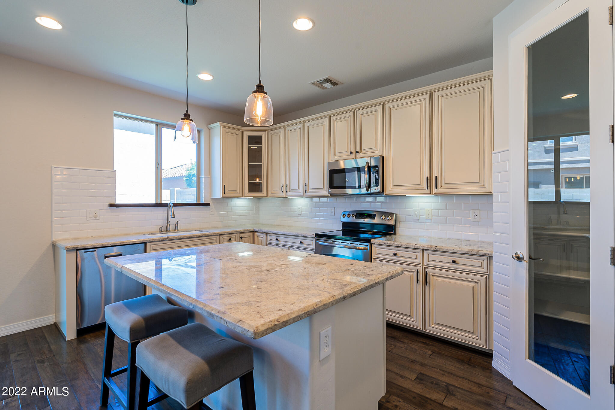 3308 West Florimond Road Phoenix, AZ 85086 - Photo 9 of 39 Florimond-8