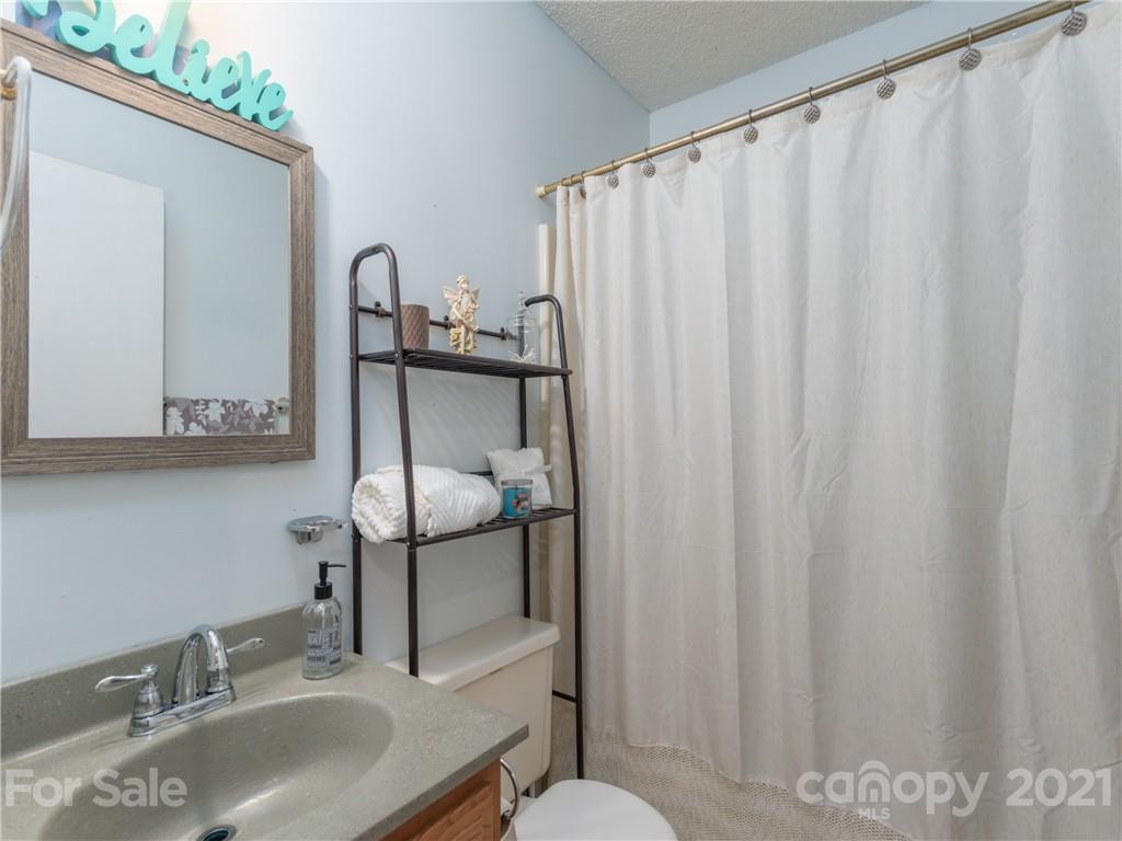 1050 Sharon Ridge Road Fairview, NC 28730 - Photo 14 of 24 Gallery Image 14