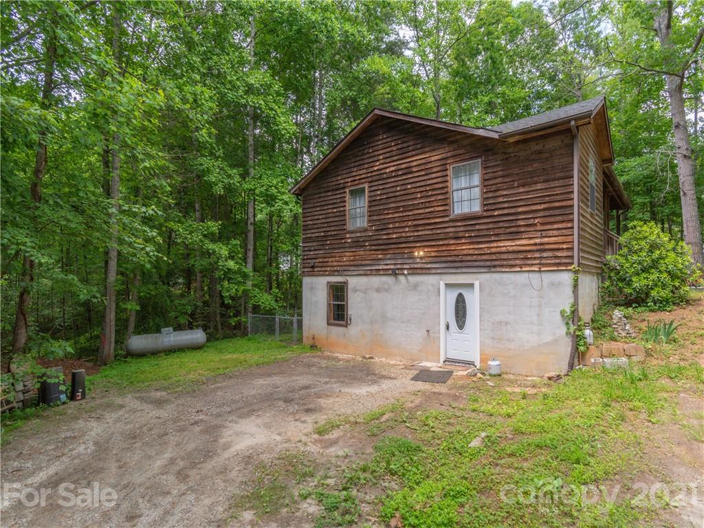 1050 Sharon Ridge Road Fairview, NC 28730 - Photo 20 of 24 Gallery Image 20