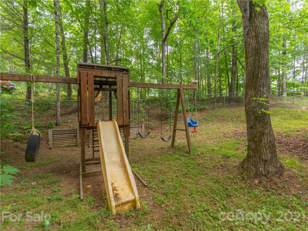 1050 Sharon Ridge Road Fairview, NC 28730 - Photo 23 of 24 Gallery Image 23