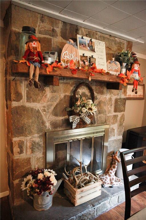 75 Spruce Peak Road Acme, PA 15610 - Photo 13 of 25 a room with lots of different colored cloths