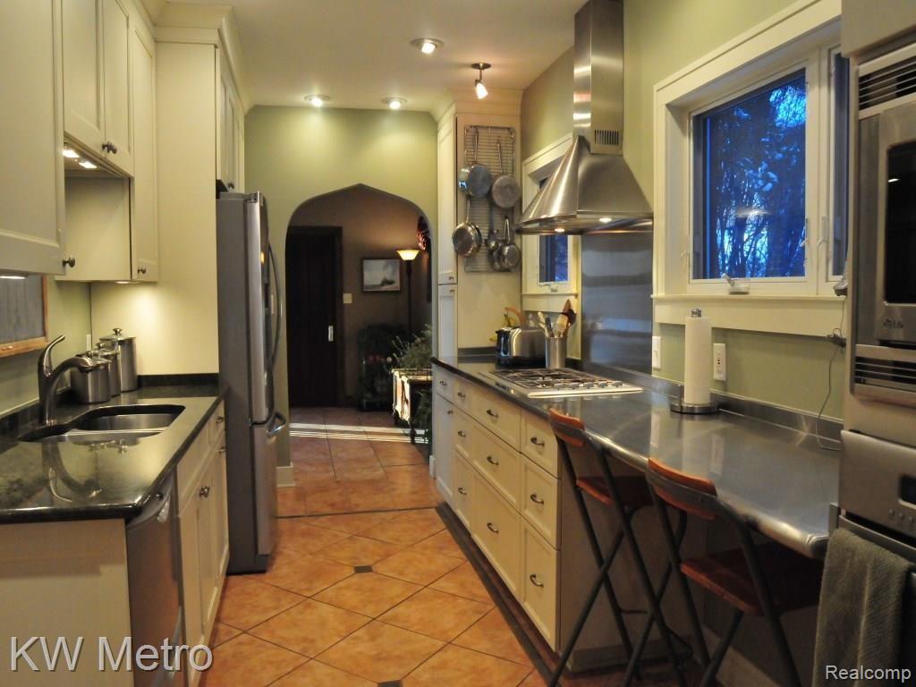 21 Hanover Road Pleasant Ridge, MI 48069 - Photo 12 of 37 DSC_9298.jpg