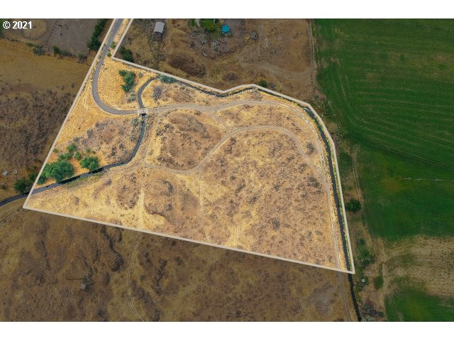 Joy Hermiston, OR 97838 - Photo 2 of 13 a view of wooden floor