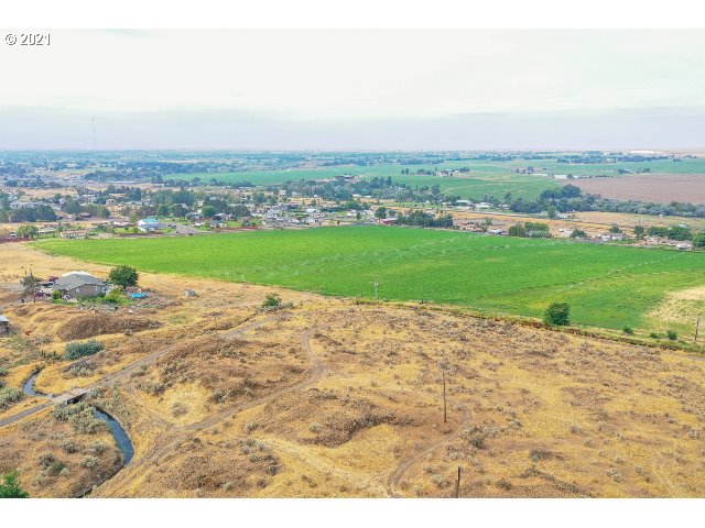 Joy Hermiston, OR 97838 - Photo 4 of 13 a view of outdoor space with mountain view