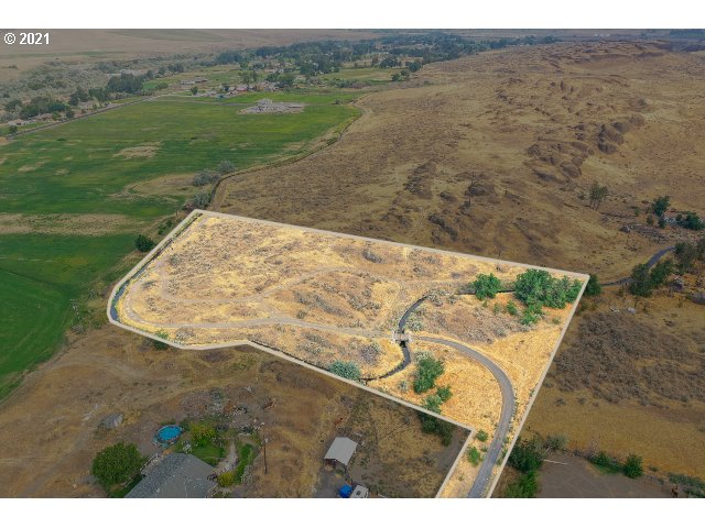 Joy Hermiston, OR 97838 - Photo 8 of 13 a view of a lake view