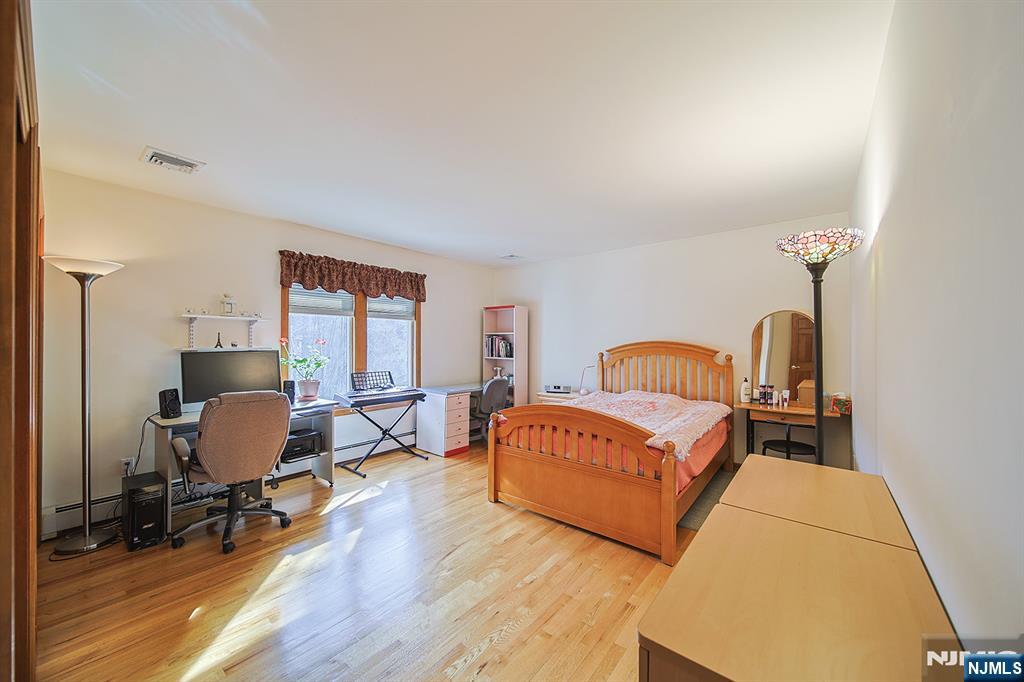 19 Dave Espie Way Wayne, NJ 07470 - Photo 36 of 49