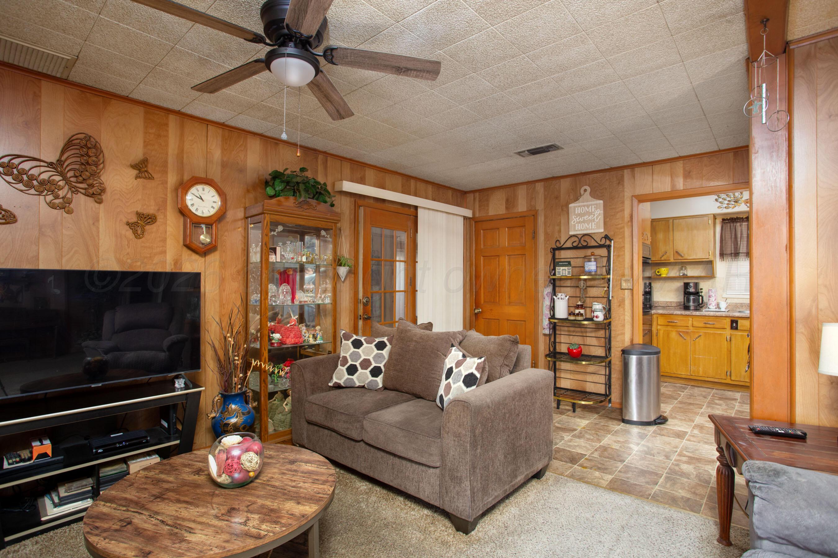 4413 South Fannin Street Amarillo, TX 79110 - Photo 4 of 26 Living Room A